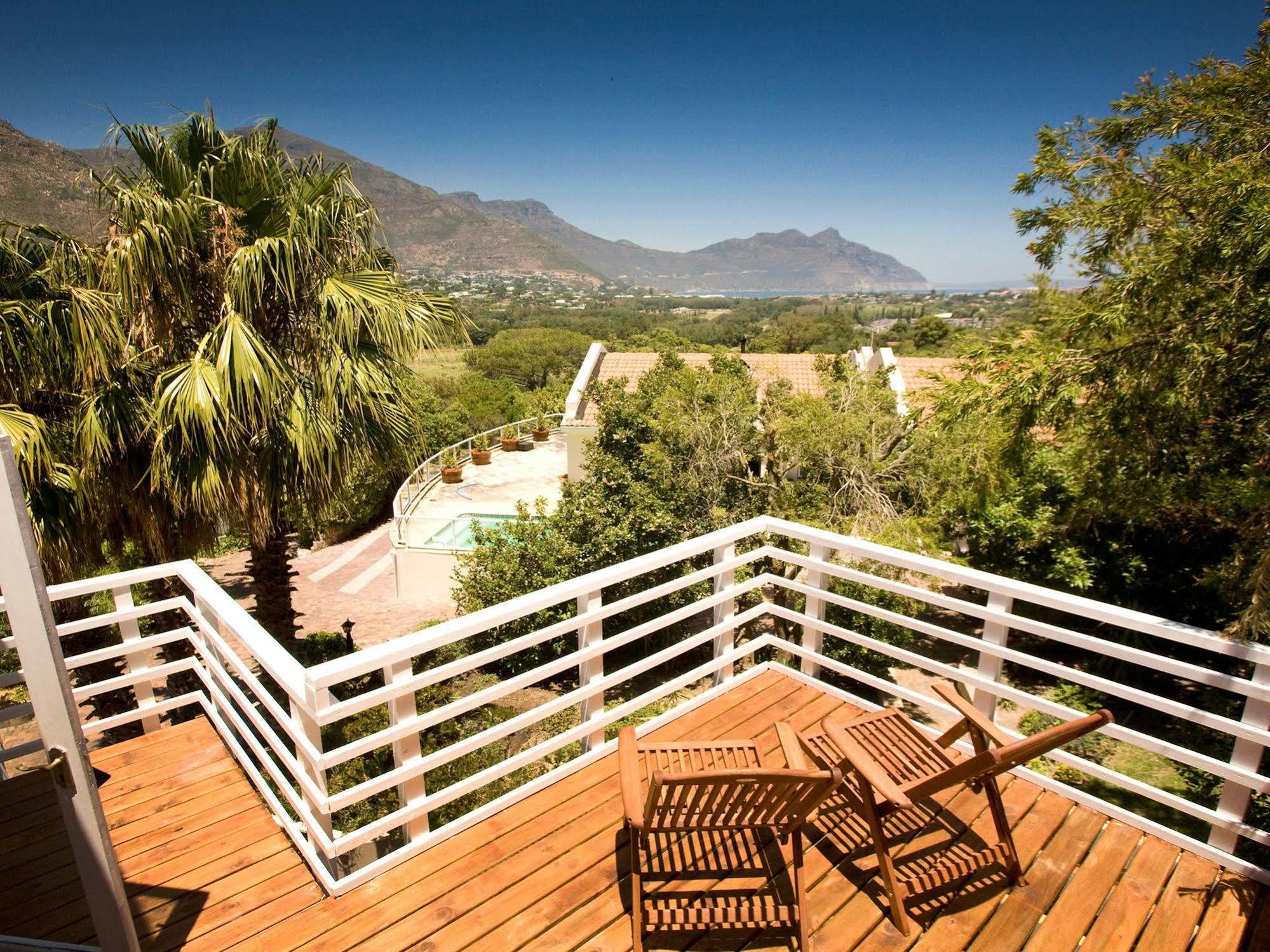 Art Gallery Guest House - Thandekayo Hout Bay Extérieur photo